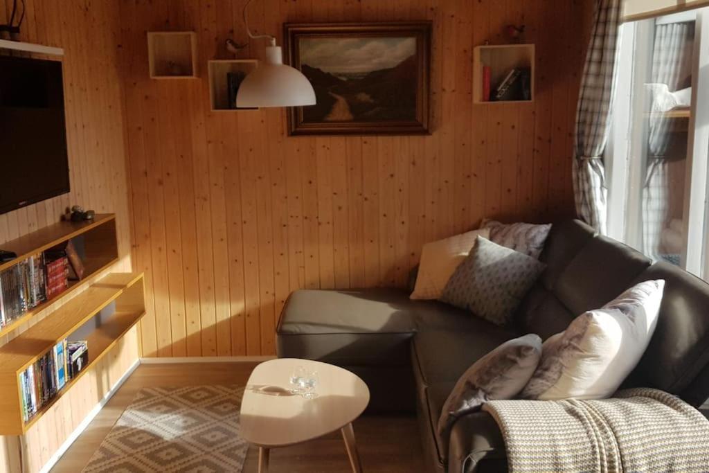 Cabin In The Lava. Near Husavik Skogar  Eksteriør bilde